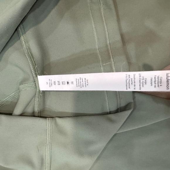 Lululemon leggings in green - Picture 6 of 6